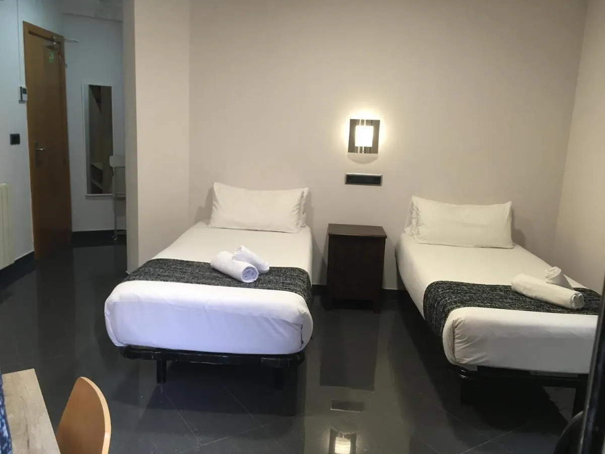 Hostal Levante Barselona Konukevi