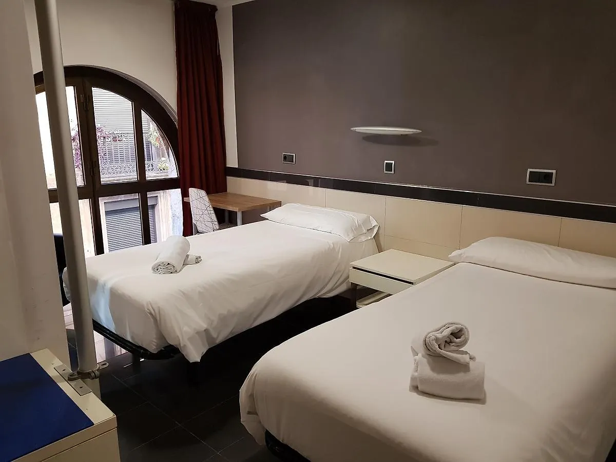 Hostal Levante Barcelona 2*,